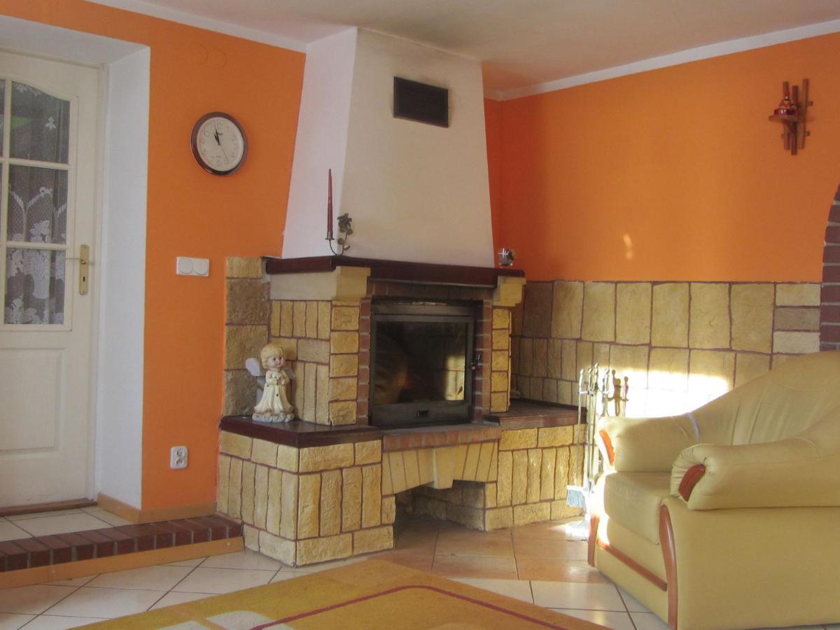 Spacious Holiday Home In Stara Kamienica With Pond エクステリア 写真